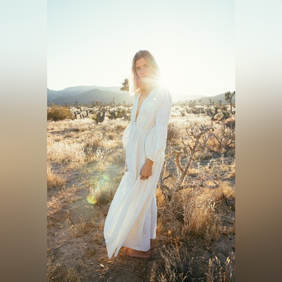 SOLD A Perfect Nomad White Maxi Backless Dress Summer Vacation Boho Bridal - Picture 8 of 10